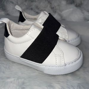 Size infant 4 never been worn shoes